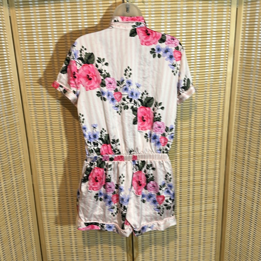 Victoria's Secret Pale Pink Striped Floral Silk Feel Romper Pajamas One Piece M - Picture 10 of 16